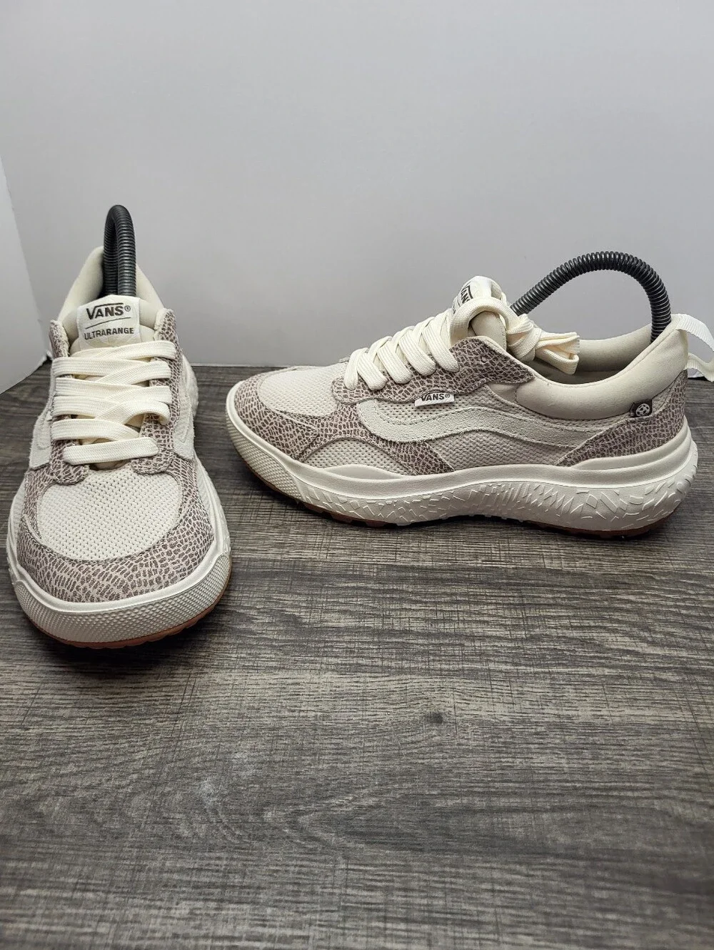 VANS UltraRange Neo VR3 Womens Size 7.5 US Beige Snake Print Sneakers Shoes New